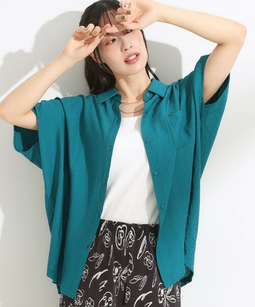 SHOO・LA・RUE / シューラルー シャツ・ブラウス | 【洗える/S-LL/5分袖】季節の変わり目に さらさらドレープシャツ(グリーン(023))