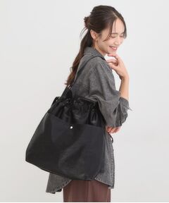 SHOO・LA・RUE / シューラルー ショルダーバッグ | シャイニー生地巾着ショルダーバッグ