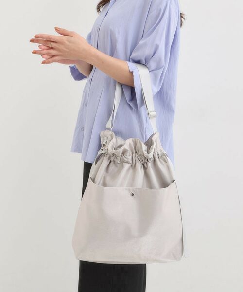 SHOO・LA・RUE / シューラルー ショルダーバッグ | シャイニー生地巾着ショルダーバッグ | 詳細1