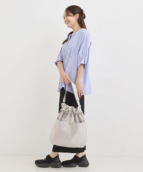 SHOO・LA・RUE / シューラルー ショルダーバッグ | シャイニー生地巾着ショルダーバッグ | 詳細2