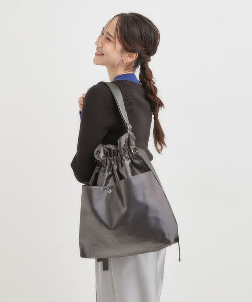 SHOO・LA・RUE / シューラルー ショルダーバッグ | シャイニー生地巾着ショルダーバッグ | 詳細5