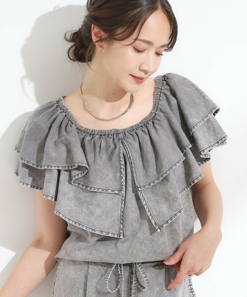 SHOO・LA・RUE / シューラルー シャツ・ブラウス | 【セットアップ可/前後2WAY/オフショル2WAY】着こなしを楽しめる デニムフリルブラウス(ブラック(019))