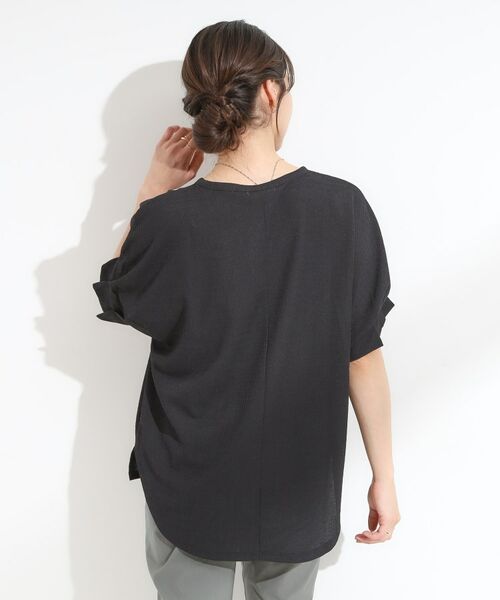 SHOO・LA・RUE / シューラルー カットソー | 【S-LL/洗える】お袖のタックがアクセント インせず着られる さらさらドルマントップス | 詳細2