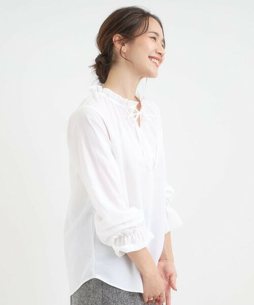 SHOO・LA・RUE / シューラルー シャツ・ブラウス | 【S-LL/洗濯後しわになりにくい/吸水速乾/UV】大人フェミニンな装いに 襟フリルブラウス | 詳細2