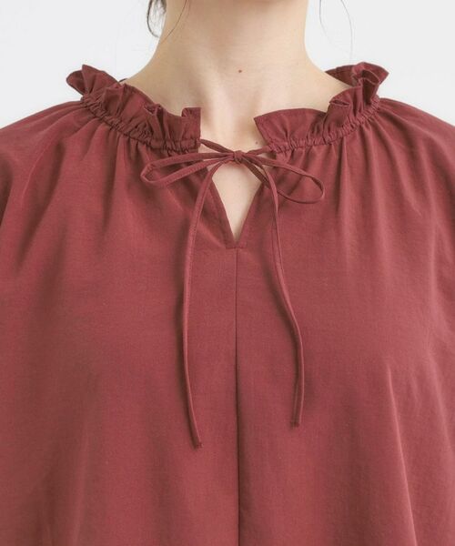 SHOO・LA・RUE / シューラルー シャツ・ブラウス | 【S-LL/洗濯後しわになりにくい/吸水速乾/UV】大人フェミニンな装いに 襟フリルブラウス | 詳細20