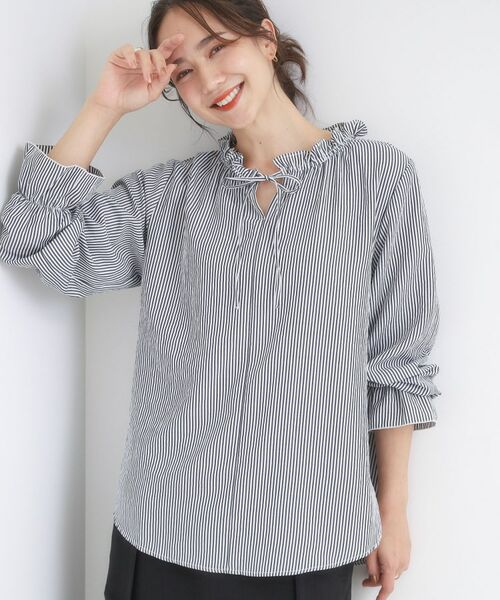 SHOO・LA・RUE / シューラルー シャツ・ブラウス | 【S-LL/洗濯後しわになりにくい/吸水速乾/UV】大人フェミニンな装いに 襟フリルブラウス(ネイビー(394))