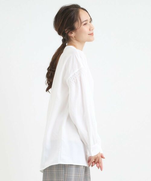 SHOO・LA・RUE / シューラルー シャツ・ブラウス | 【洗濯後シワになりにくい】お袖シャーリングシャツ | 詳細2