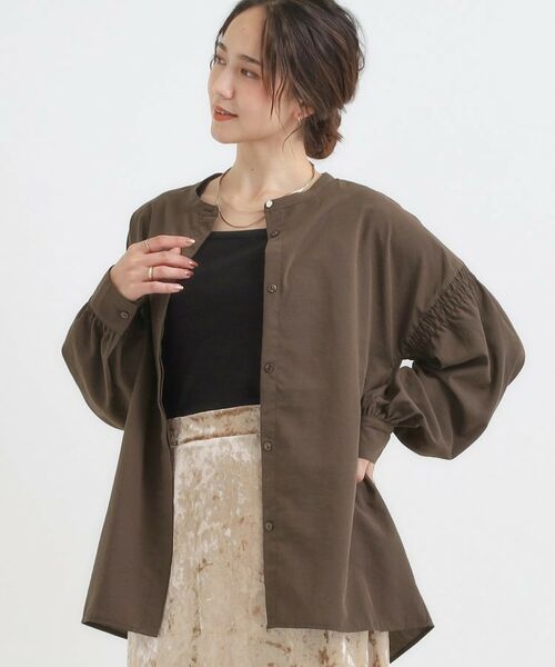SHOO・LA・RUE / シューラルー シャツ・ブラウス | 【洗濯後シワになりにくい】お袖シャーリングシャツ(ブラウン(043))