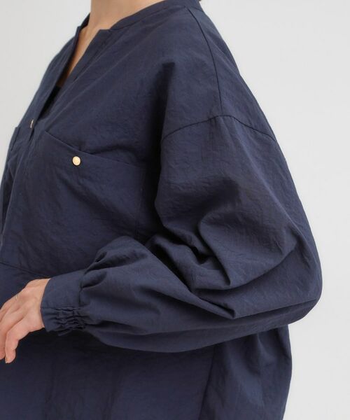 SHOO・LA・RUE / シューラルー シャツ・ブラウス | 【洗える/S-LL】羽織りにもなる ビックポケットVネックシャツ | 詳細18