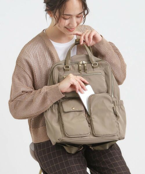 SHOO・LA・RUE/シューラルー 【撥水】立体ポケットリュック ブラウン(043) 00 SHOO・LA・RUE/シューラルー 【撥水】立体ポケットリュック ブラウン(043) 00