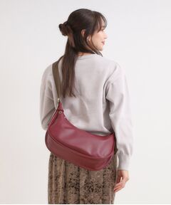 SHOO・LA・RUE / シューラルー ショルダーバッグ | ハトメ使いがアクセント ハーフムーンショルダーバッグ