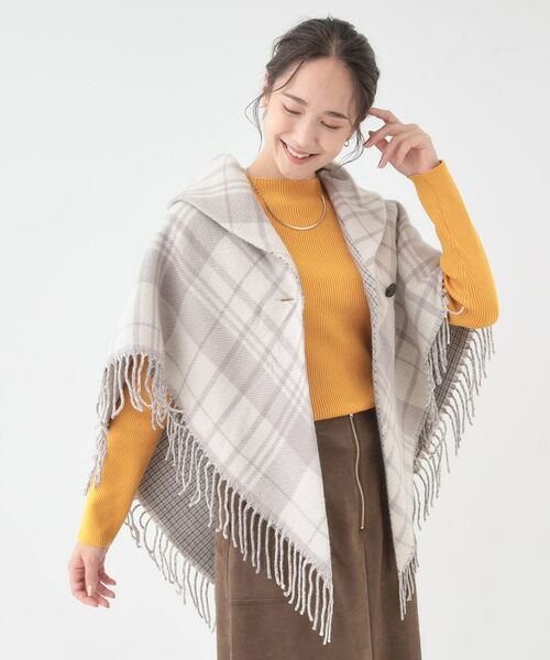 SHOO・LA・RUE/シューラルー 【リバーシブル】襟元ギャザー チェックポンチョ アイボリー(304) 00 SHOO・LA・RUE/シューラルー 【リバーシブル】襟元ギャザー チェックポンチョ アイボリー(304) 00
