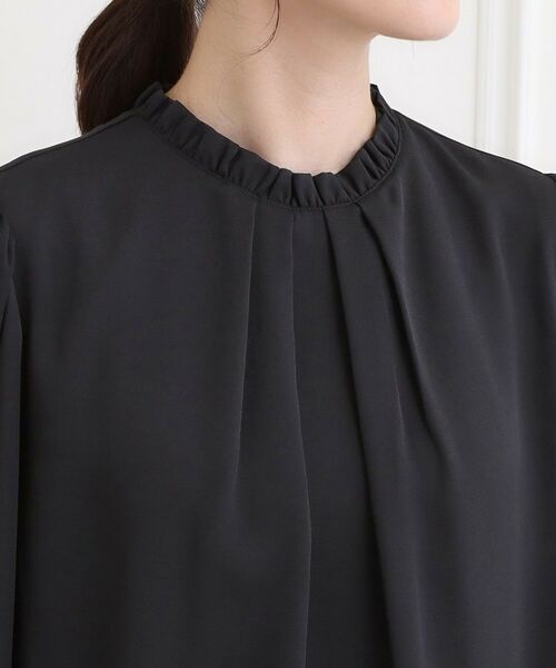 SHOO・LA・RUE / シューラルー シャツ・ブラウス | 【洗濯機可/裏地つき】ミニフリル クルーネックブラウス | 詳細16
