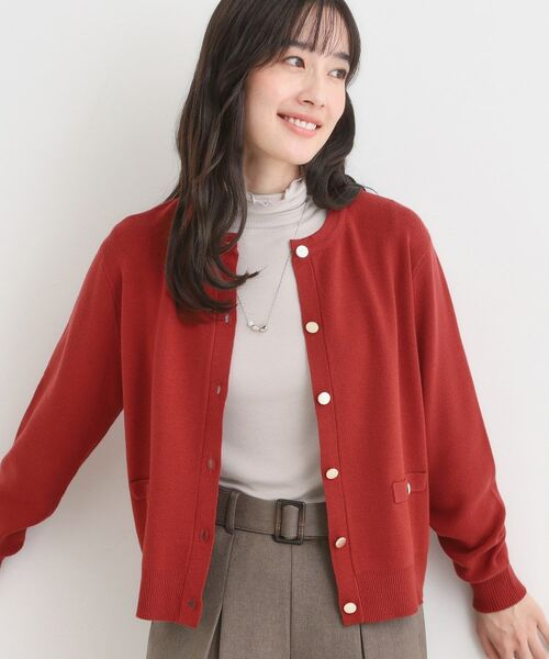 SHOO・LA・RUE / シューラルー カーディガン・ボレロ | 【セットアップ可/洗濯機可】もちもちタッチが心地よい クルーネックカーディガン(レッド(062))