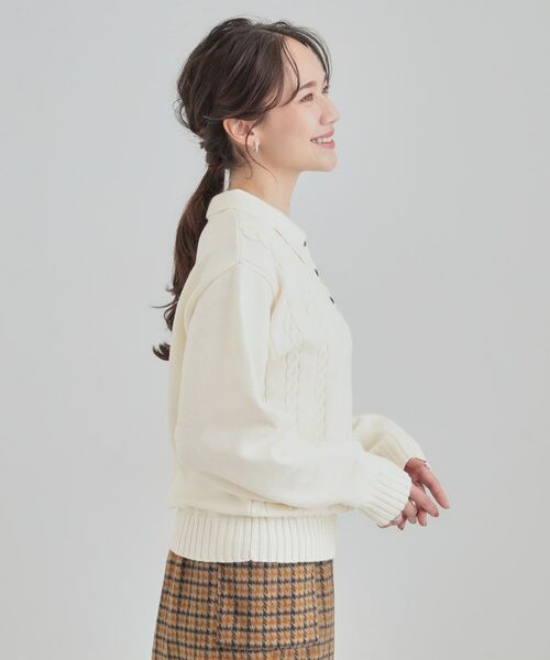 SHOO・LA・RUE / シューラルー ニット・セーター | 【S-LL】配色ボタンがポイント 襟付きケーブルニット | 詳細2