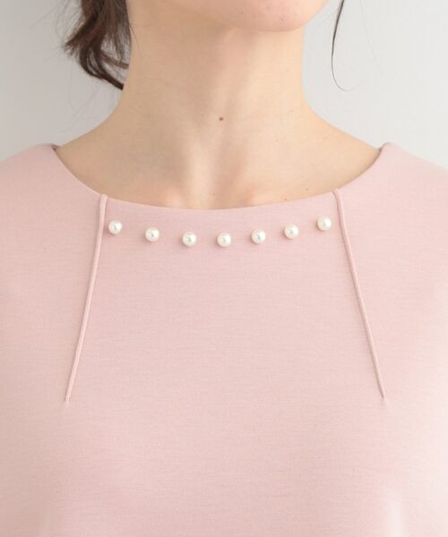 SHOO・LA・RUE / シューラルー カットソー | なめらかタッチダンボール フェイクパール付きペプラムトップス | 詳細16