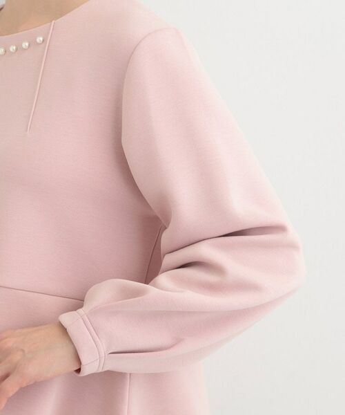 SHOO・LA・RUE / シューラルー カットソー | なめらかタッチダンボール フェイクパール付きペプラムトップス | 詳細17