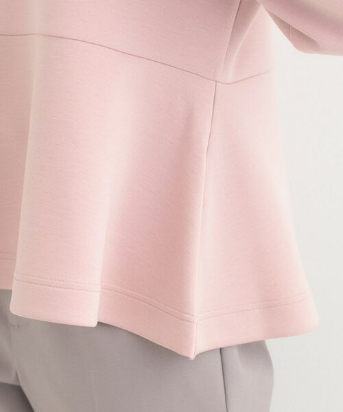 SHOO・LA・RUE / シューラルー カットソー | なめらかタッチダンボール フェイクパール付きペプラムトップス | 詳細18