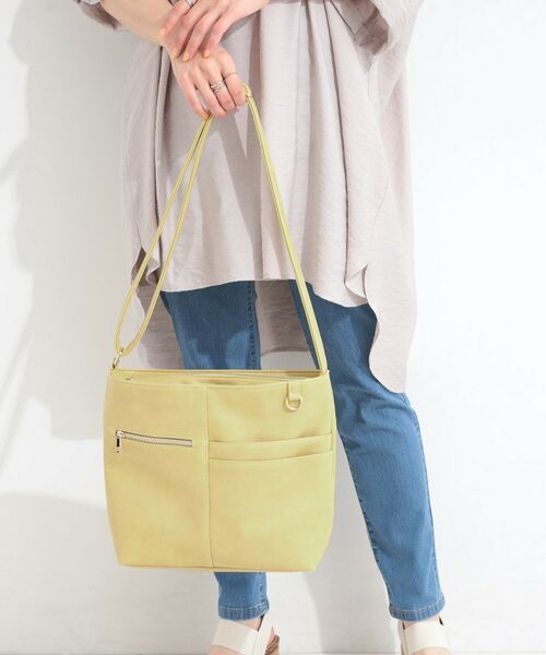 SHOO・LA・RUE / シューラルー ショルダーバッグ | 【8ポケット】フロント切替 ショルダーバッグ（イエロー(031)）