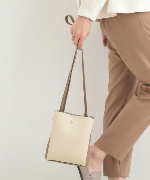 SHOO・LA・RUE / シューラルー ショルダーバッグ | 【軽量】ふわっと軽い3層ショルダー(ライトベージュ(551))