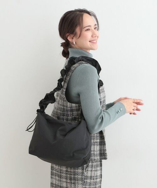 SHOO・LA・RUE / シューラルー ショルダーバッグ | 【撥水】ドロストギャザーショルダーバッグ（ブラック(019)）