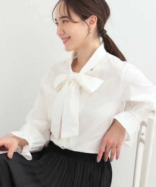 SHOO・LA・RUE / シューラルー シャツ・ブラウス | イージーケアリボンブラウス（オフホワイト(003)）