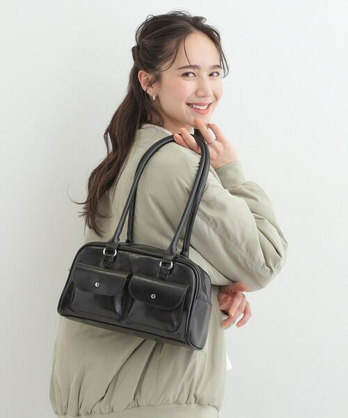 SHOO・LA・RUE / シューラルー ボストンバッグ | フラップポケット横長ボストンバッグ（ブラック(019)）