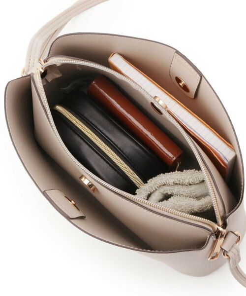 SHOO・LA・RUE / シューラルー ショルダーバッグ | 一枚革風3層ショルダーバッグ | 詳細16