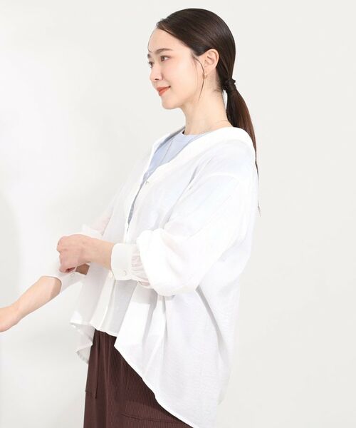 SHOO・LA・RUE / シューラルー シャツ・ブラウス | シアーVネックブラウス | 詳細2