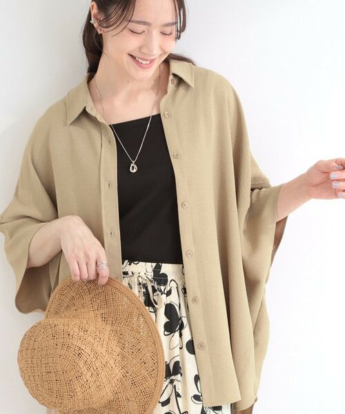 SHOO・LA・RUE / シューラルー シャツ・ブラウス | 【イジケア】ポンチョ風ゆったりシャツ（ベージュ(052)）