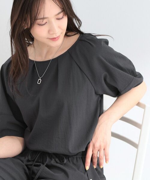 SHOO・LA・RUE / シューラルー シャツ・ブラウス | 【ひんやり/S-LL/セットアップ可】軽凛(かろりん) タックブラウス(チャコールグレー(014))