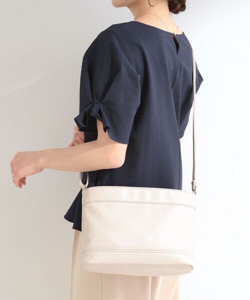 SHOO・LA・RUE / シューラルー ショルダーバッグ | ヨコナガポケットショルダーバッグ（ライトベージュ(051)）