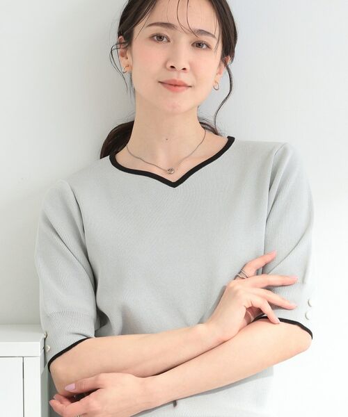SHOO・LA・RUE / シューラルー ニット・セーター | 【S-LL/洗濯機可】バイカラーが目を引く 5分袖ハートネックニット（ライトグレー(011)）