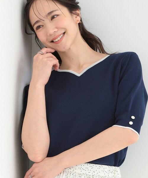 SHOO・LA・RUE / シューラルー ニット・セーター | 【S-LL/洗濯機可】バイカラーが目を引く 5分袖ハートネックニット（ネイビー(094)）