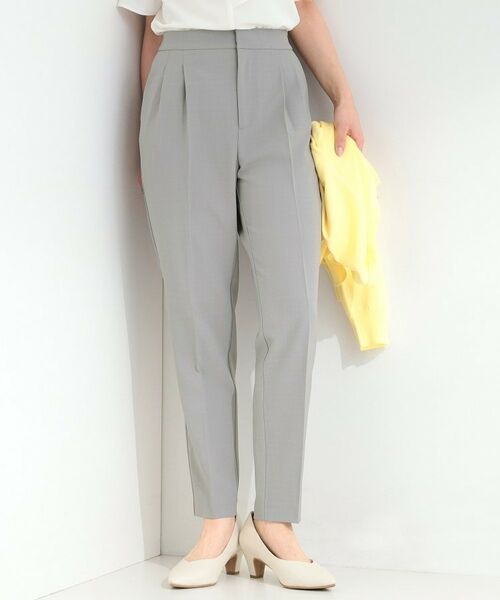 SHOO・LA・RUE / シューラルー パンツ | 【ひんやり／UV／通勤】洗濯後しわになりにくい タックテーパードパンツ（グレー(012)）