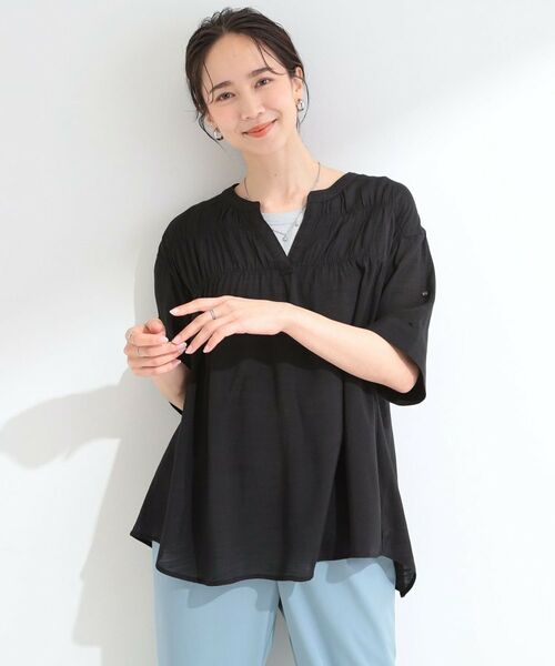 SHOO・LA・RUE / シューラルー シャツ・ブラウス | 【ひんやり/UV/2WAYスリーブ】インせず着られる シャーリングスキッパーブラウス | 詳細1