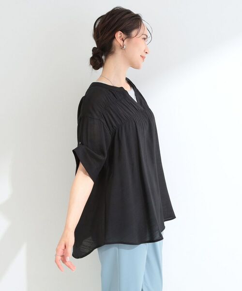 SHOO・LA・RUE / シューラルー シャツ・ブラウス | 【ひんやり/UV/2WAYスリーブ】インせず着られる シャーリングスキッパーブラウス | 詳細4