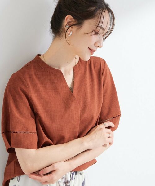 SHOO・LA・RUE / シューラルー シャツ・ブラウス | 【洗濯後しわになりにくい/インせずきまる】麻調ハシゴレーススキッパーブラウス(オレンジ(067))