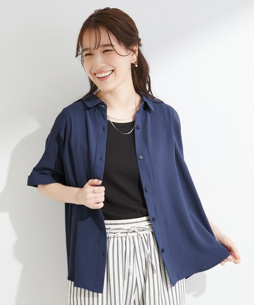 SHOO・LA・RUE / シューラルー シャツ・ブラウス | 肩タックデザイン前あきシャツ | 詳細13