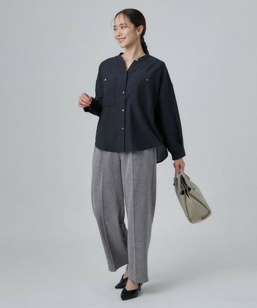 SHOO・LA・RUE / シューラルー シャツ・ブラウス | 【洗濯後しわになりにくい/S-LL】キーネック金ボタンポケットシャツ | 詳細11