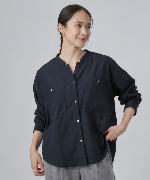 SHOO・LA・RUE / シューラルー シャツ・ブラウス | 【洗濯後しわになりにくい/S-LL】キーネック金ボタンポケットシャツ | 詳細9
