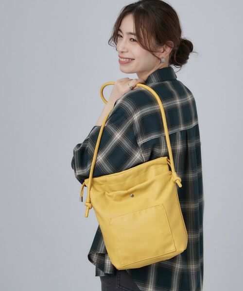 SHOO・LA・RUE / シューラルー ショルダーバッグ | 巾着ミニショルダーバッグ（イエロー(032)）