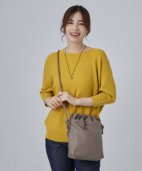SHOO・LA・RUE / シューラルー ショルダーバッグ | 巾着ミニショルダーバッグ（グレージュ(050)）