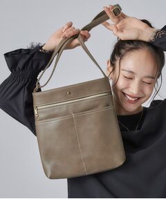 SHOO・LA・RUE / シューラルー ショルダーバッグ | ボディフィットあおりショルダーバッグ
