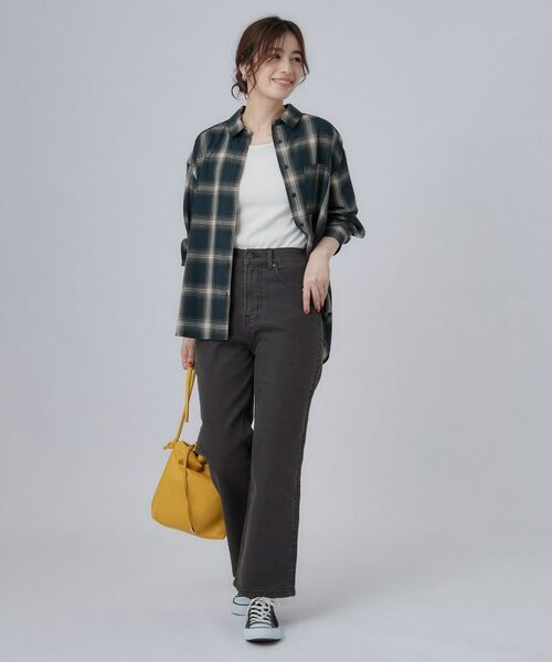 SHOO・LA・RUE / シューラルー デニムパンツ | 【ストレッチ/色落ちしにくいネイビー】脚がまっすぐきれいに見えるワイドストレートデニムパンツ | 詳細3