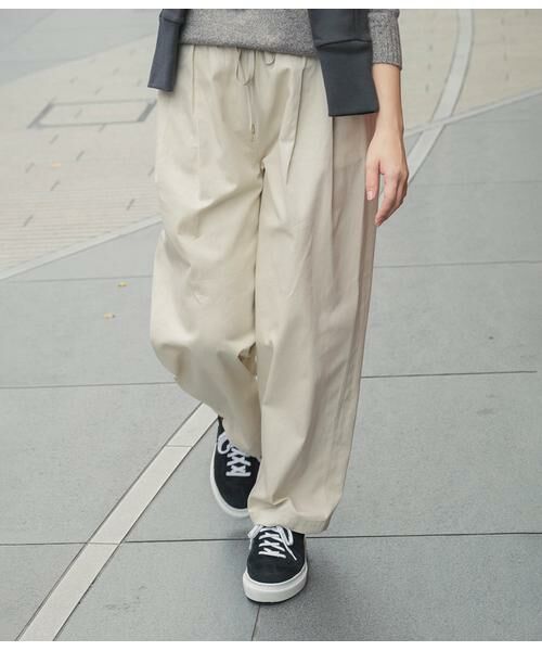 SIPULI/シプリ Heavyweight Cotton Twill ギャザードロストパンツ アイボリー 1 SIPULI/シプリ Heavyweight Cotton Twill ギャザードロストパンツ アイボリー 1