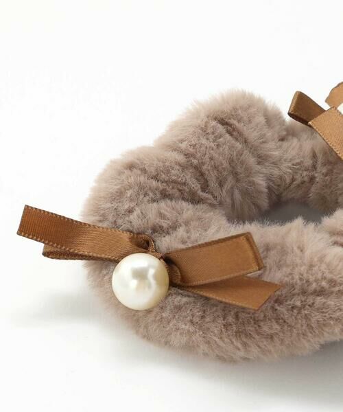 SLAP SLIP / スラップ スリップ ヘアゴム・シュシュ | ふわふわファーパール風ビーズリボン付きシュシュ | 詳細9