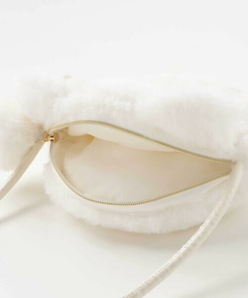 SLAP SLIP / スラップ スリップ ショルダーバッグ | クマネコウサギアニマルしっぽ風チャーム付きポシェット | 詳細4