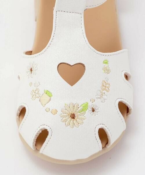 SLAP SLIP / スラップ スリップ サンダル | お花イチゴシェル刺しゅうグルカサンダル(14~19cm) | 詳細2