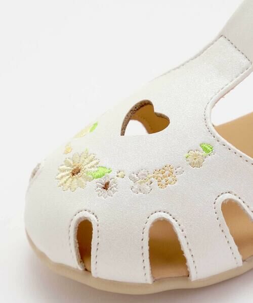 SLAP SLIP / スラップ スリップ サンダル | お花イチゴシェル刺しゅうグルカサンダル(14~19cm) | 詳細3